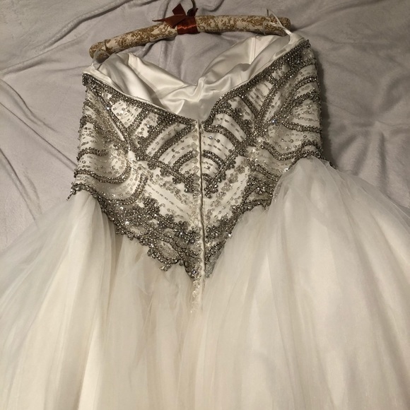 Wedding Dress - Picture 3 of 8